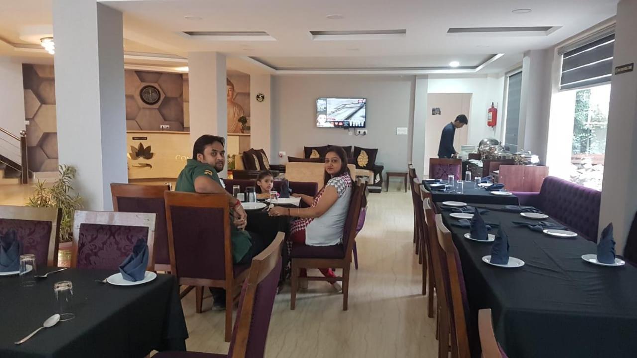 Ak Continental - Mcleodganj Hotel Dharamshala Eksteriør billede