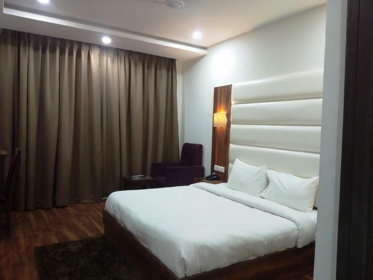 Ak Continental - Mcleodganj Hotel Dharamshala Eksteriør billede