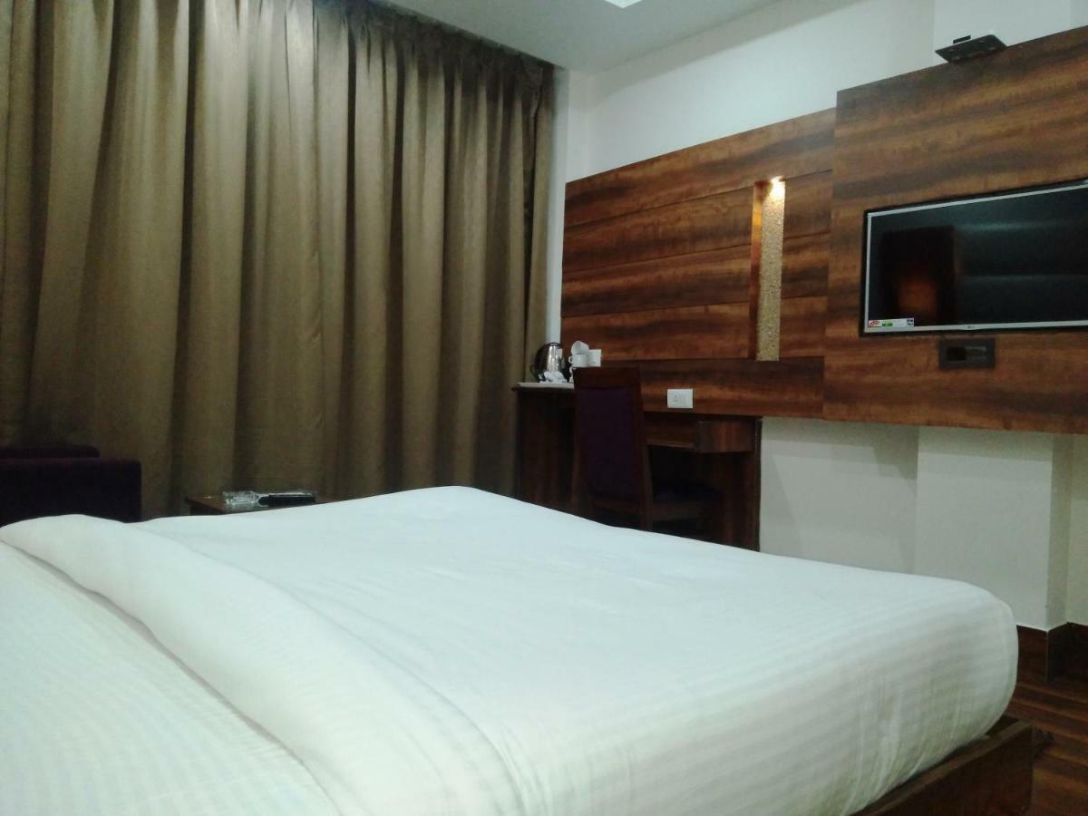 Ak Continental - Mcleodganj Hotel Dharamshala Eksteriør billede