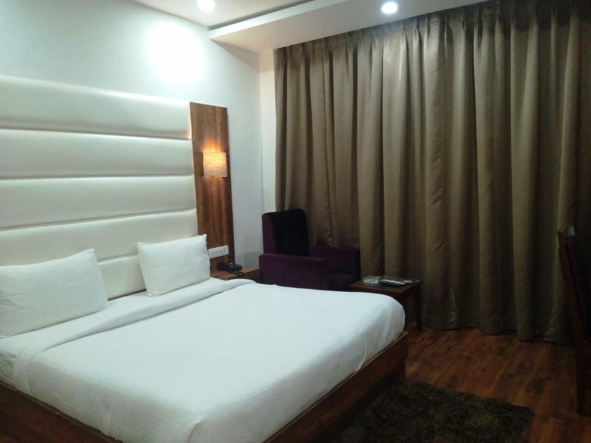 Ak Continental - Mcleodganj Hotel Dharamshala Eksteriør billede