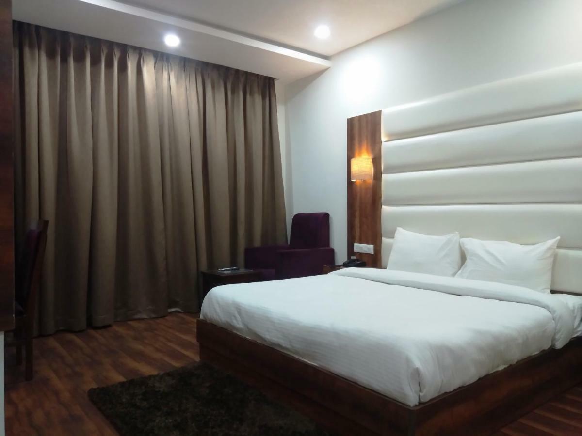Ak Continental - Mcleodganj Hotel Dharamshala Eksteriør billede