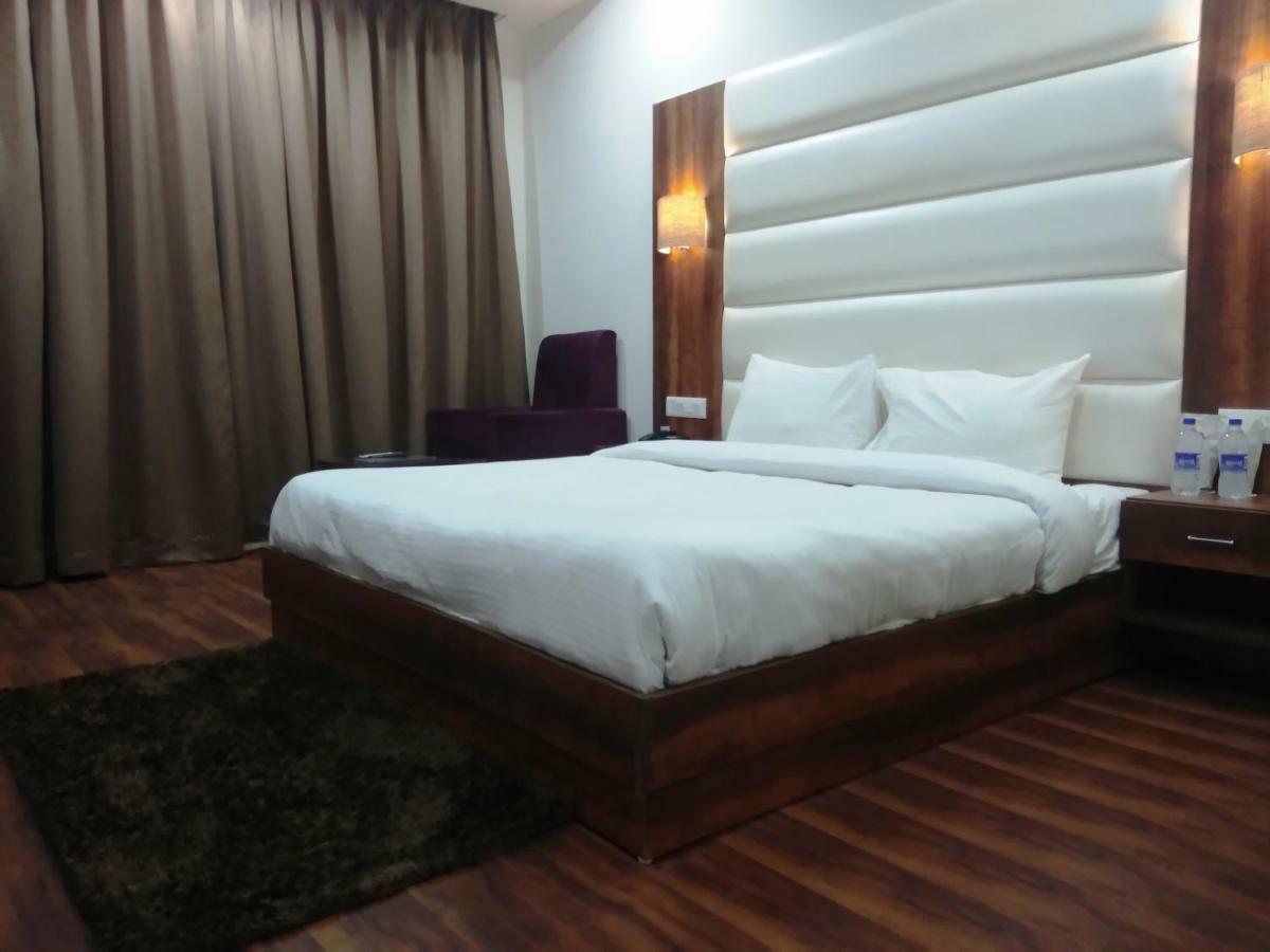 Ak Continental - Mcleodganj Hotel Dharamshala Eksteriør billede